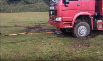 美女开国产大卡车图片视频,驾驭巨兽，展现巾帼不让须眉的豪情