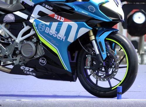 国产春风双缸250sr飙车视频,国产摩托的极速挑战